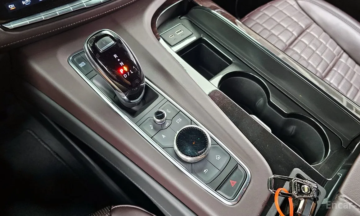 Фото 9 - Cadillac Escalade