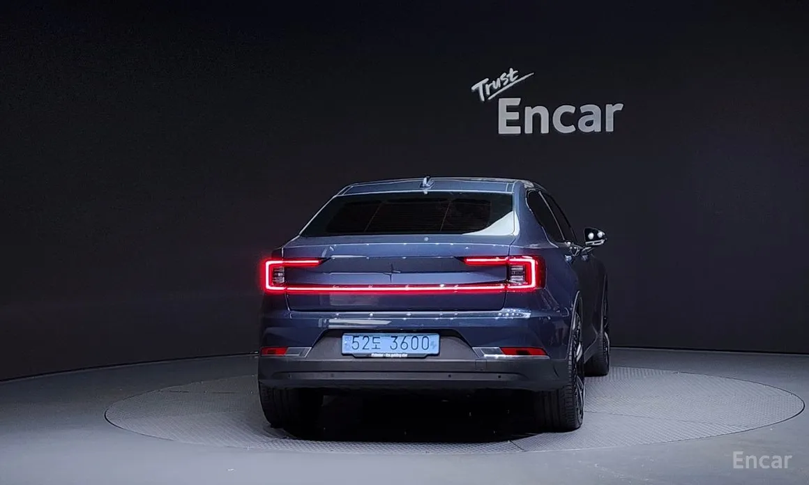 Фото 4 - Polestar 2