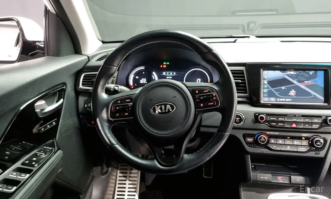 Фото 13 - Kia Niro