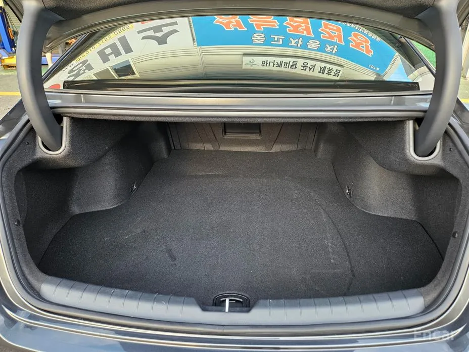 Фото 12 - Kia K8