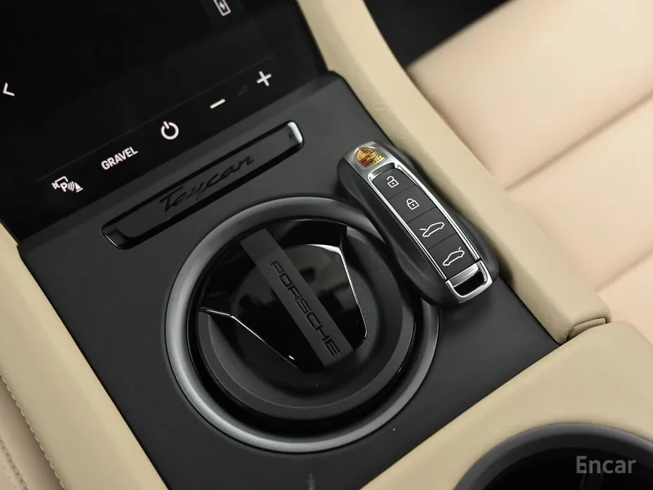 Фото 9 - Porsche Taycan