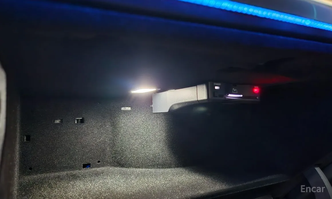 Фото 18 - Mercedes-Benz E-Class