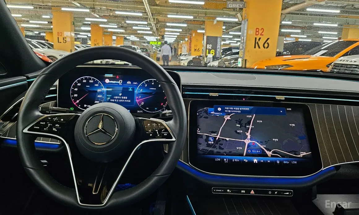 Фото 19 - Mercedes-Benz E-Class