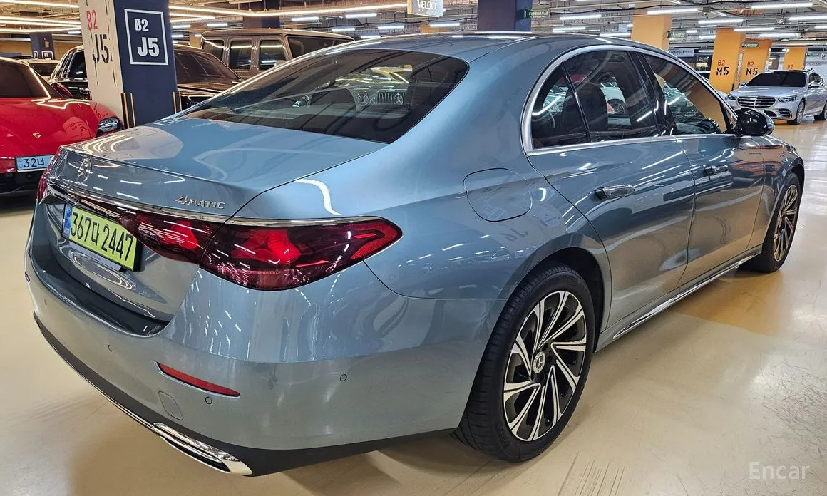 Фото 8 - Mercedes-Benz E-Class