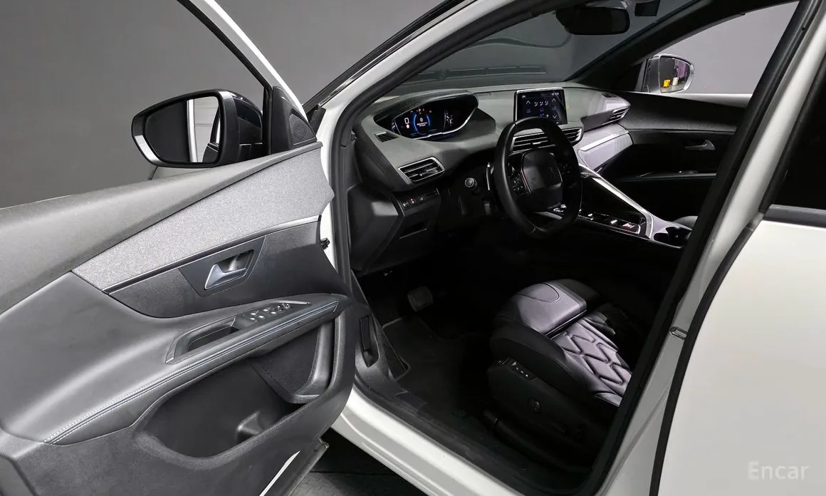 Фото 10 - Peugeot 5008