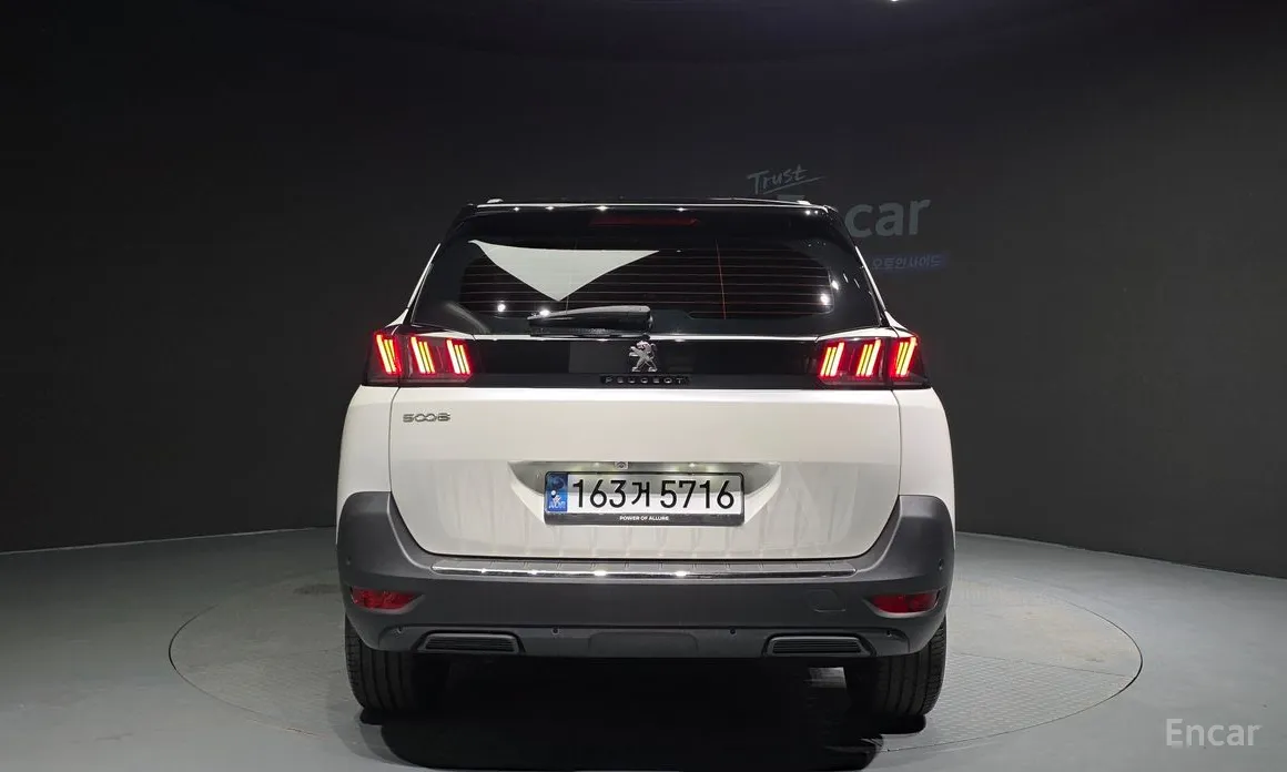 Фото 4 - Peugeot 5008