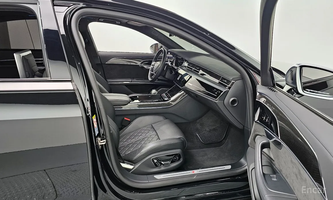 Фото 11 - Audi S8