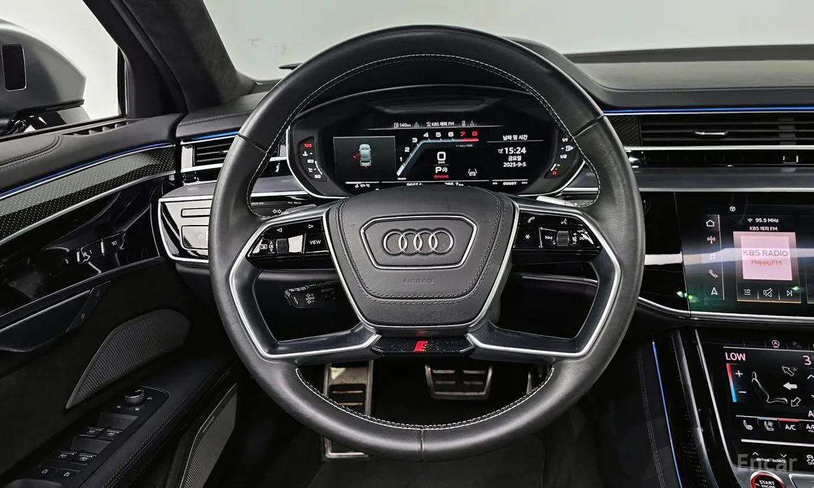 Фото 13 - Audi S8