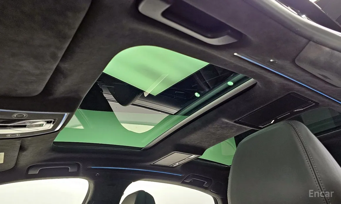 Фото 19 - Audi S8