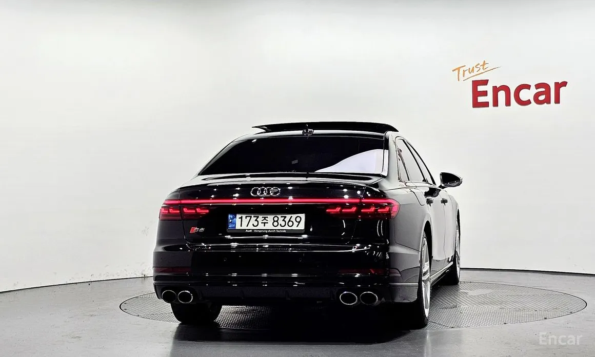 Фото 4 - Audi S8