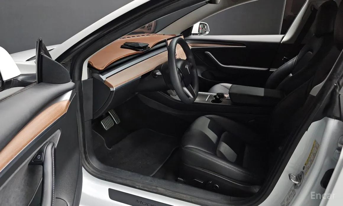 Фото 11 - Tesla Model 3