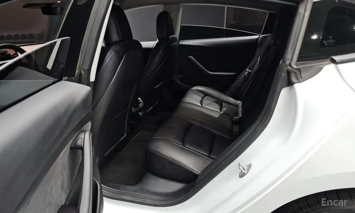 Фото 12 - Tesla Model 3