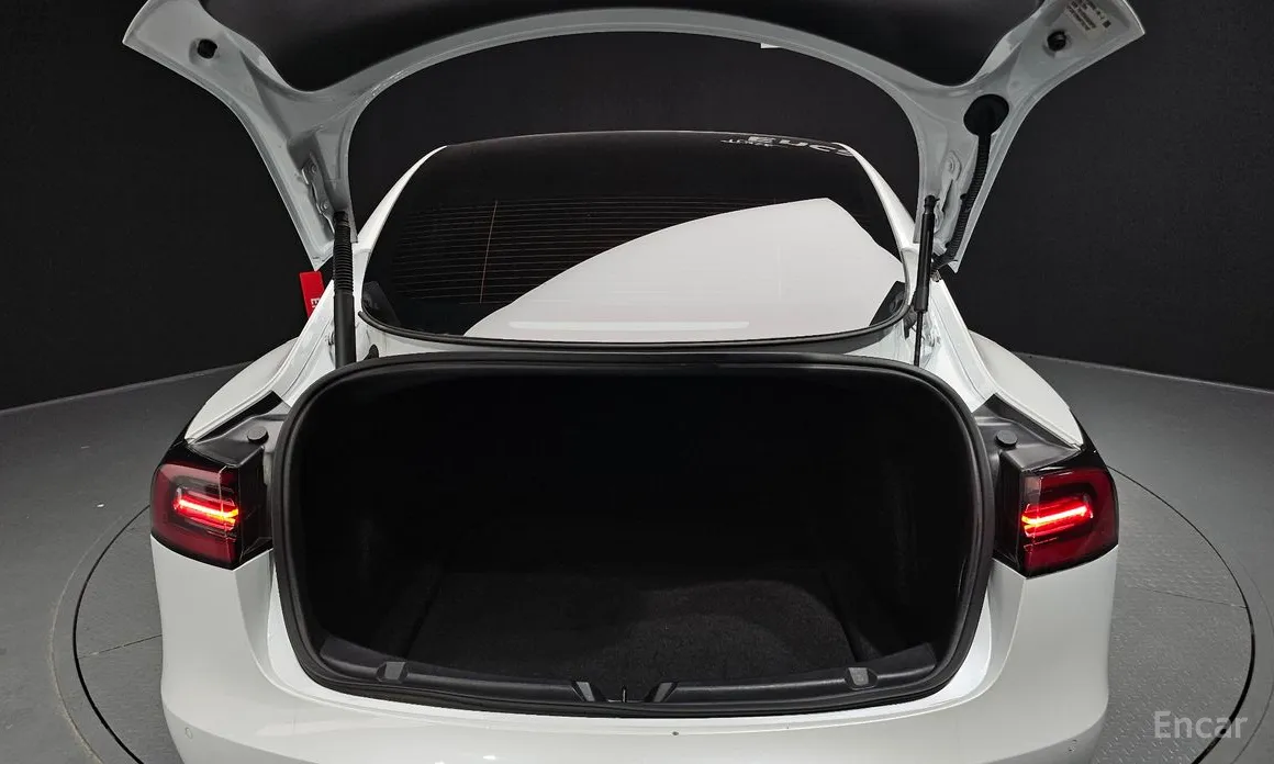 Фото 20 - Tesla Model 3