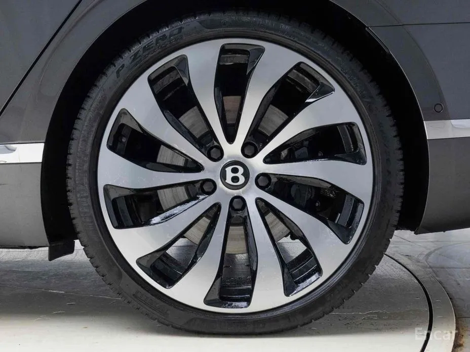 Фото 5 - Bentley Flying Spur