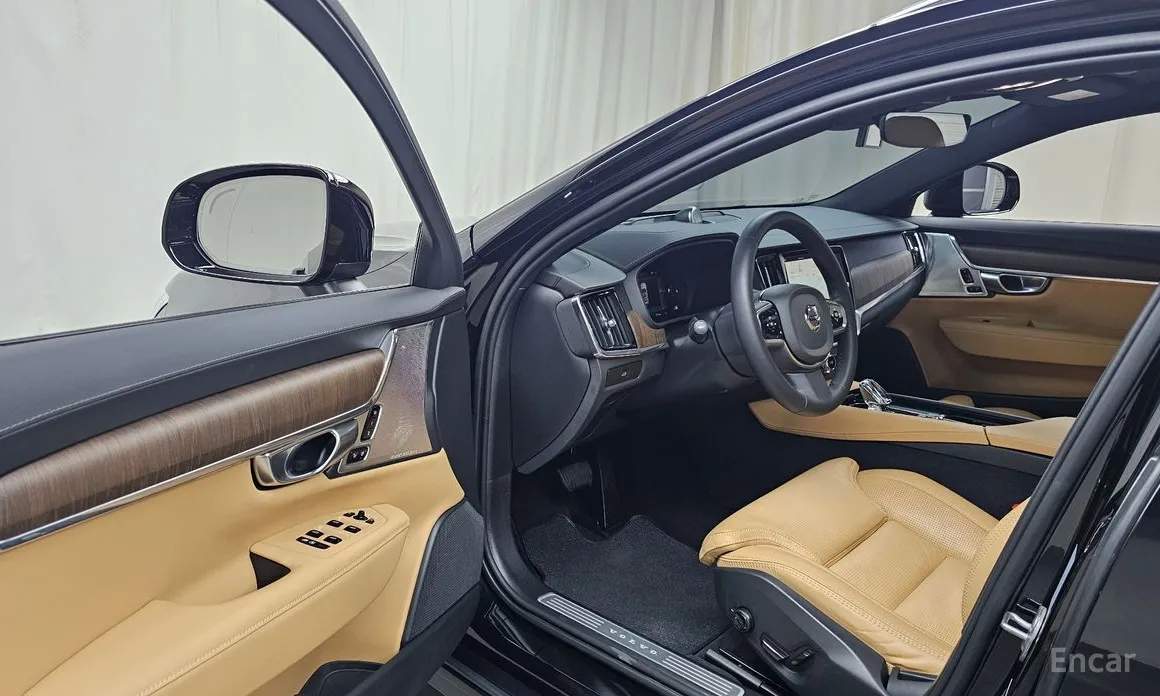 Фото 10 - Volvo V90