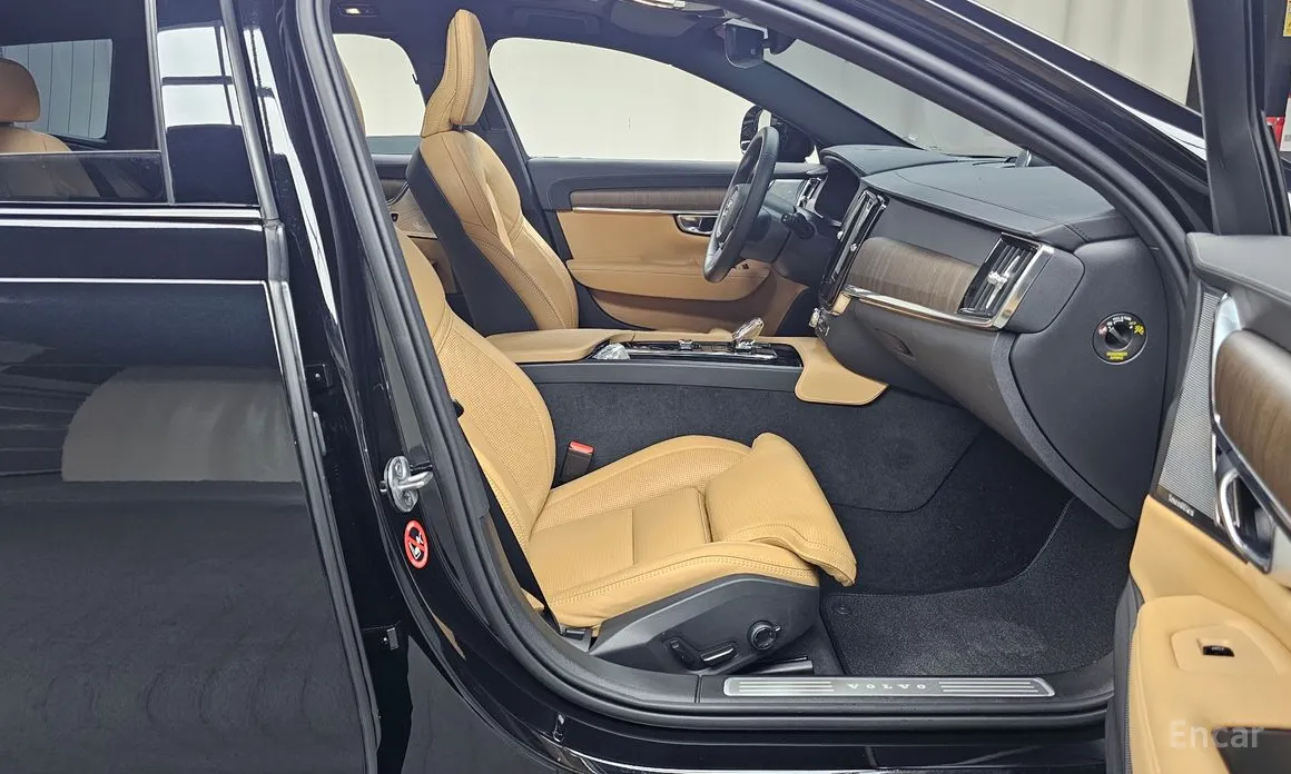 Фото 11 - Volvo V90