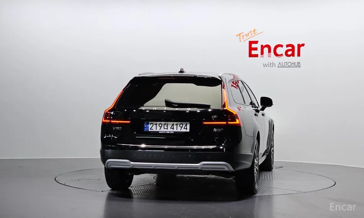 Фото 4 - Volvo V90