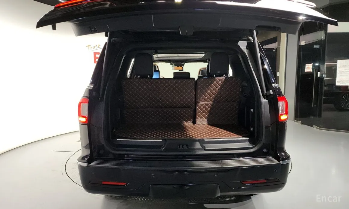 Фото 20 - Lincoln Navigator