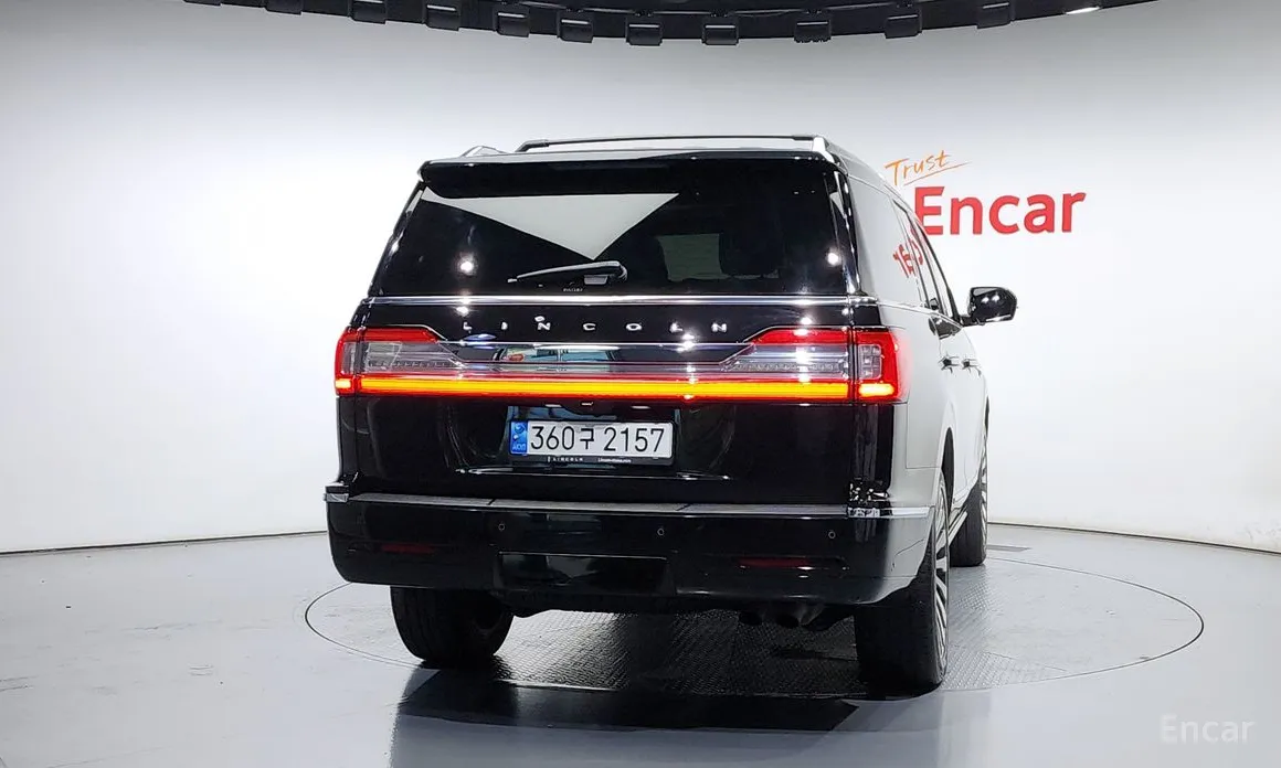 Фото 4 - Lincoln Navigator