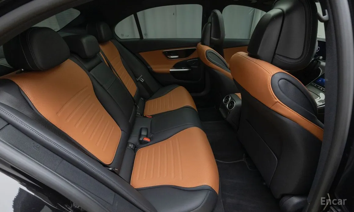 Фото 10 - Mercedes-Benz C-Class