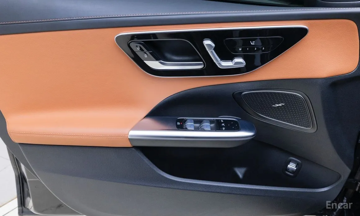 Фото 19 - Mercedes-Benz C-Class