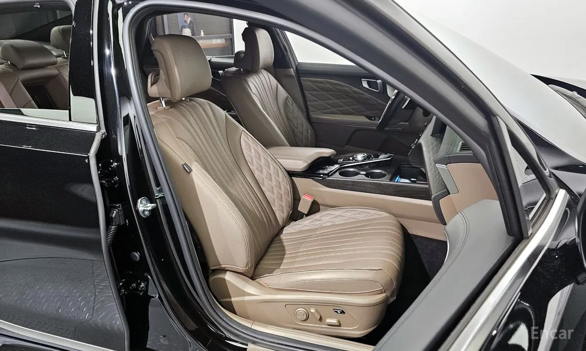 Фото 12 - Kia K8