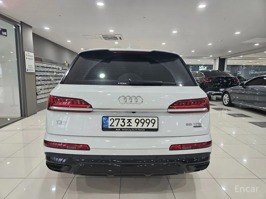 Фото 4 - Audi Q7