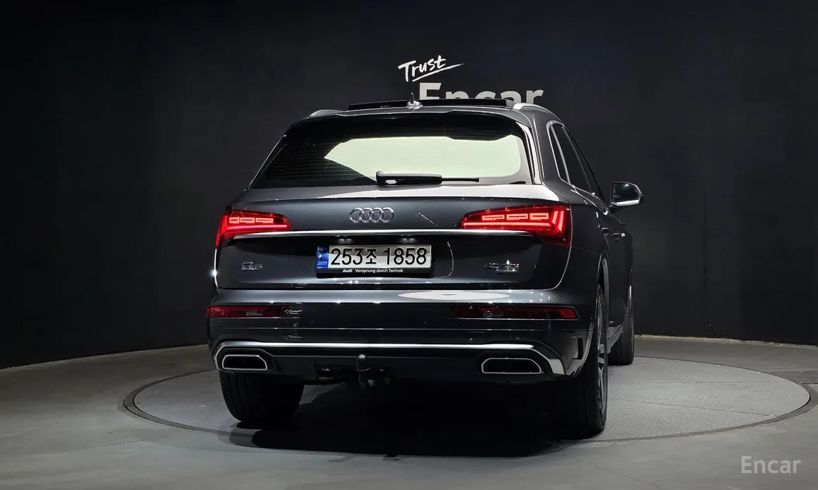 Фото 4 - Audi Q5