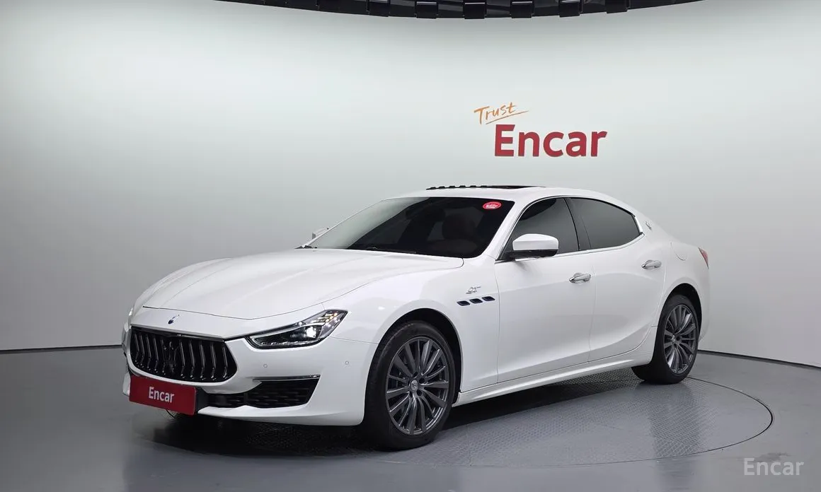 Фото 1 - Maserati Ghibli