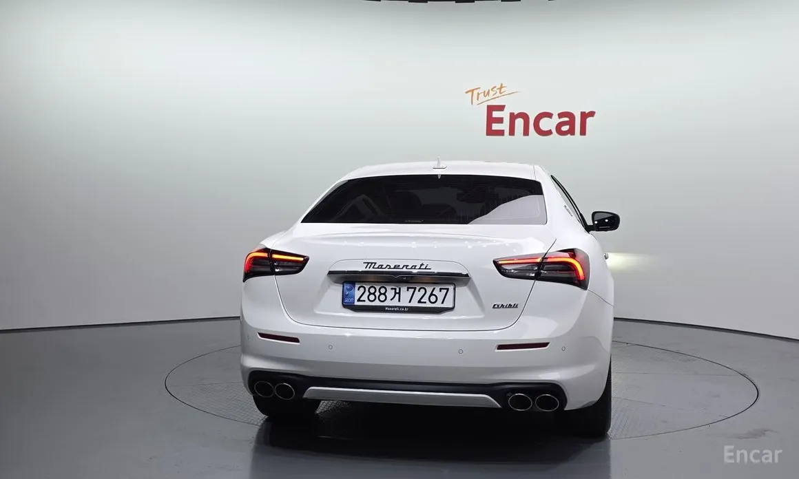 Фото 4 - Maserati Ghibli