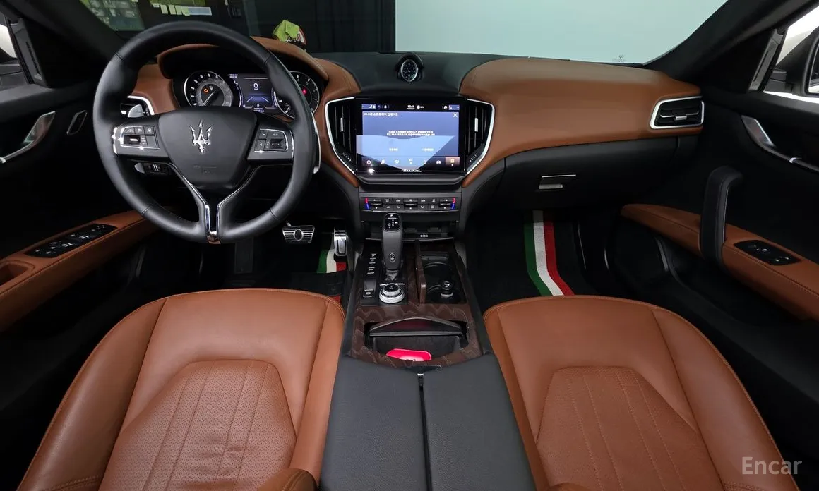 Фото 7 - Maserati Ghibli