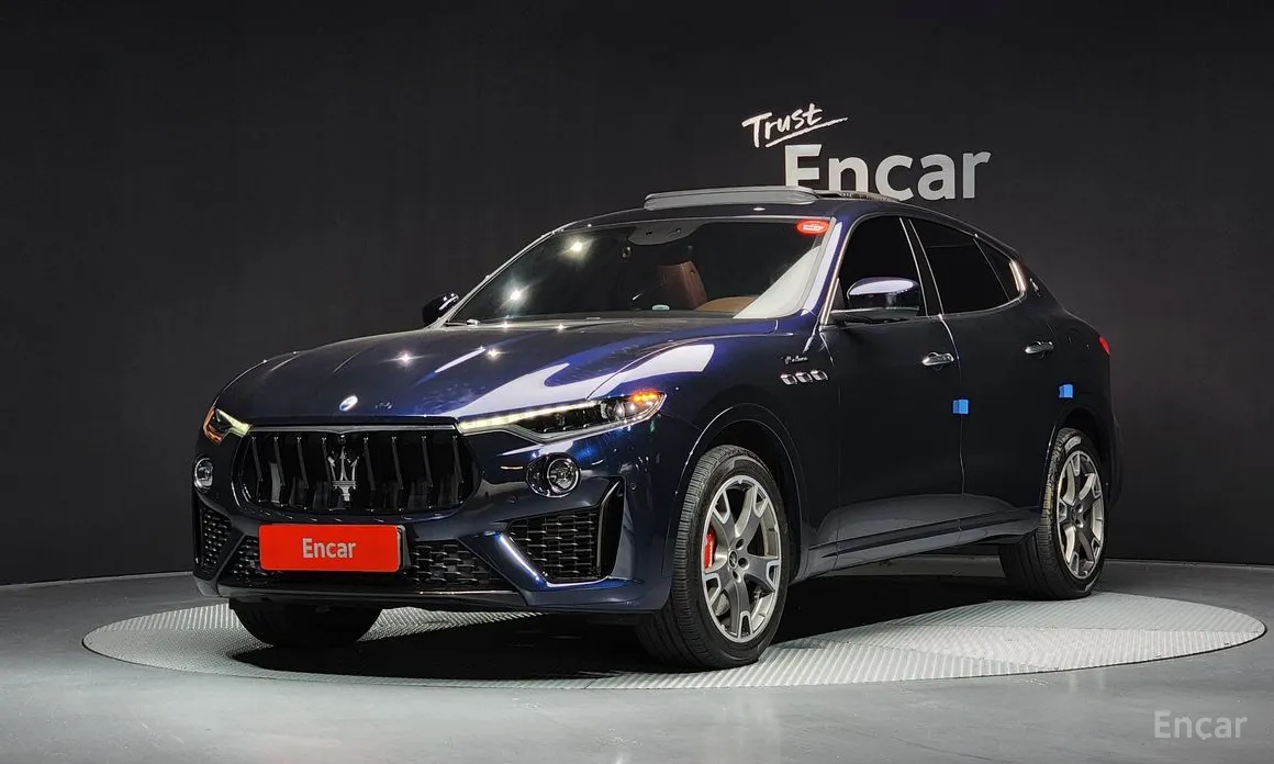Фото 1 - Maserati Levante