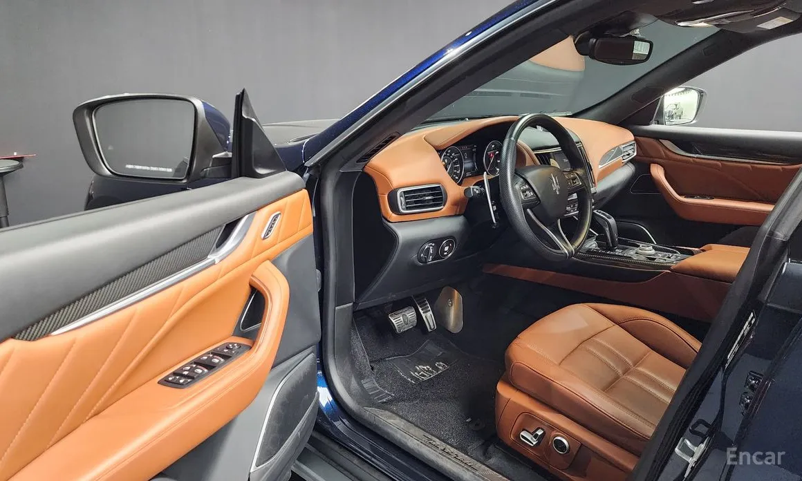 Фото 10 - Maserati Levante