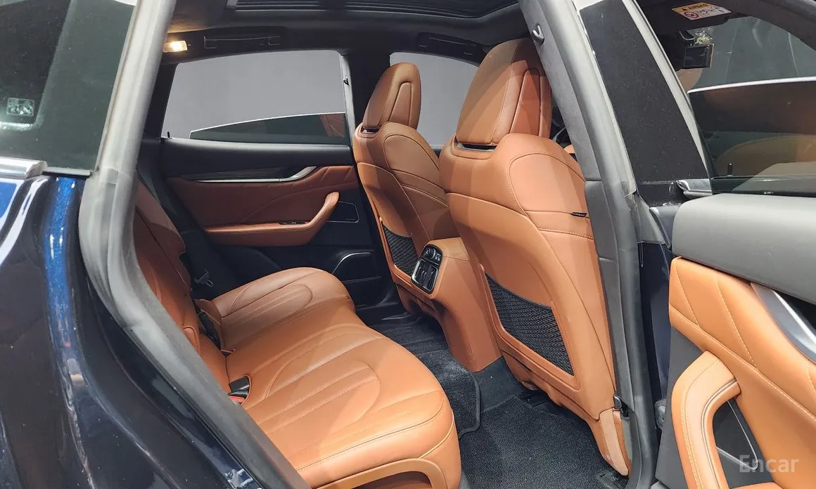 Фото 12 - Maserati Levante