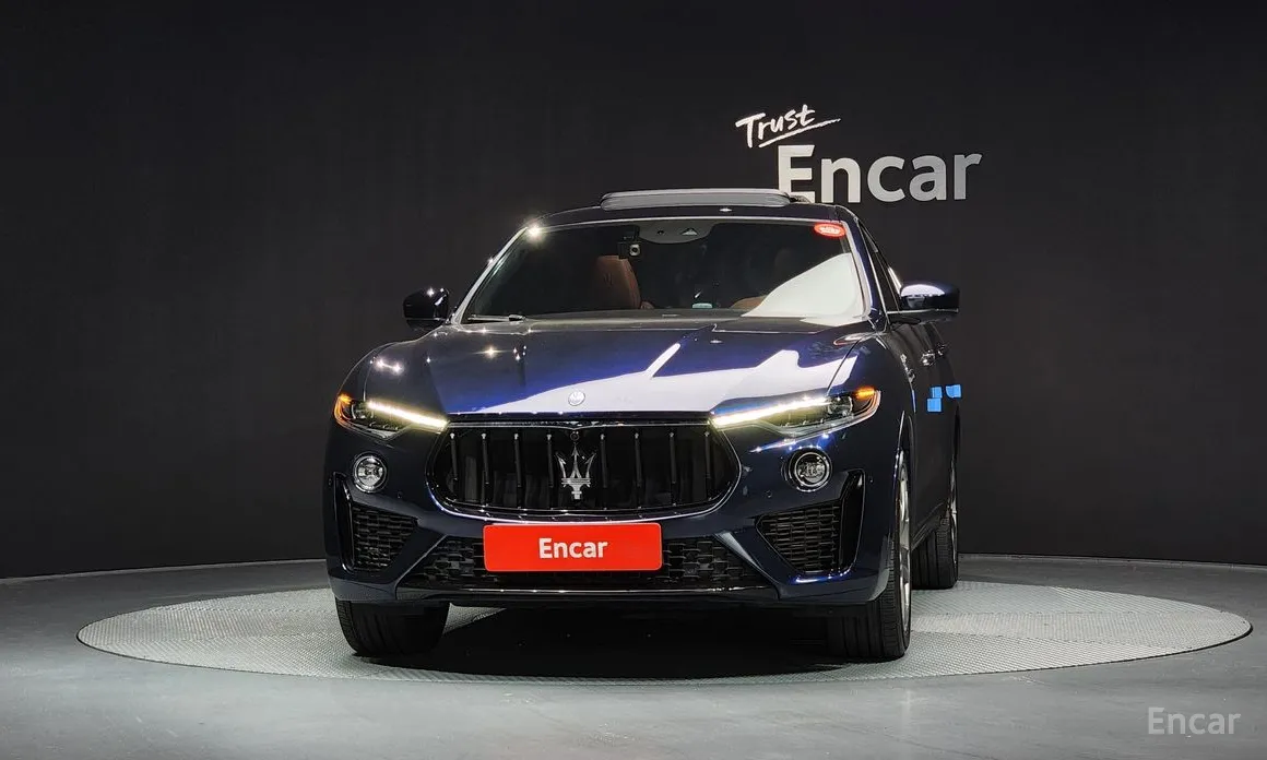 Фото 3 - Maserati Levante