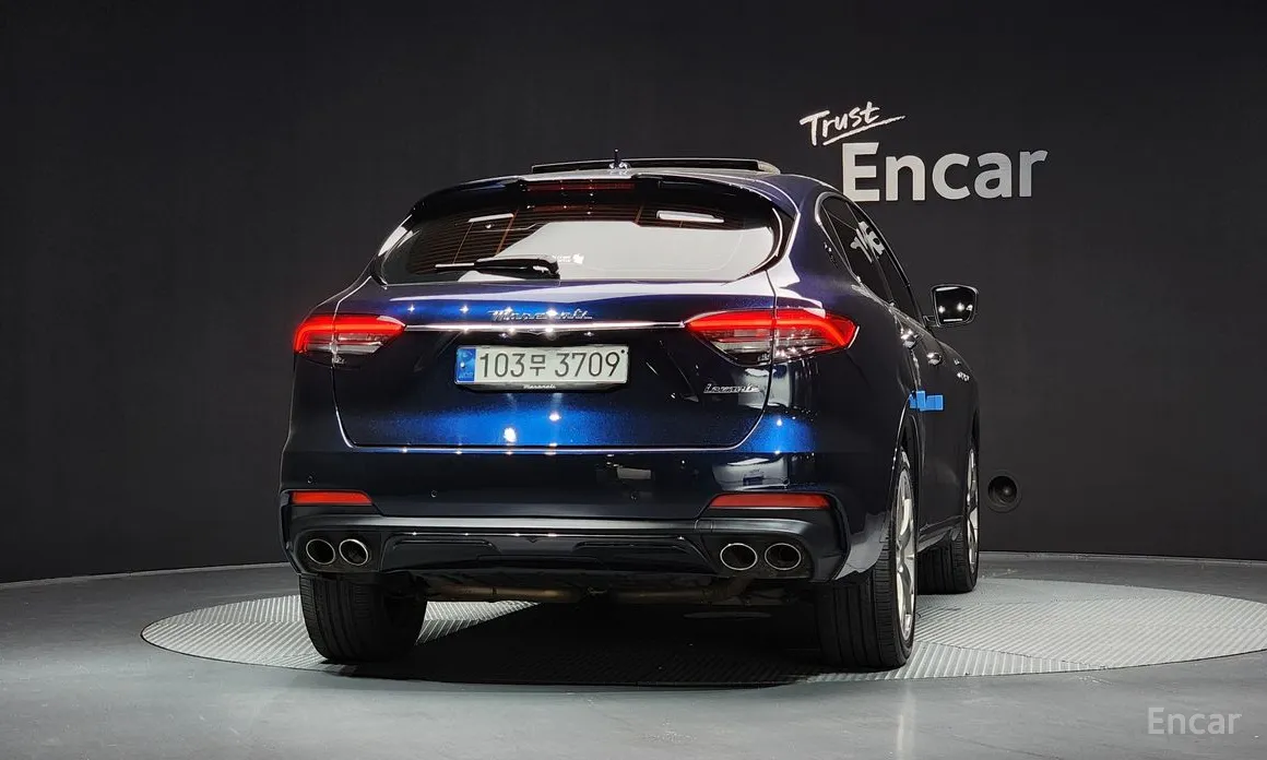 Фото 4 - Maserati Levante