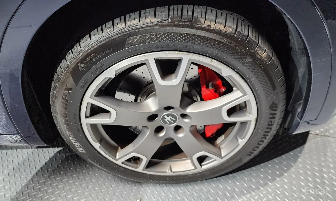 Фото 5 - Maserati Levante