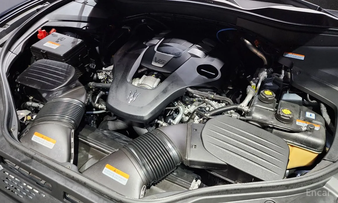 Фото 6 - Maserati Levante