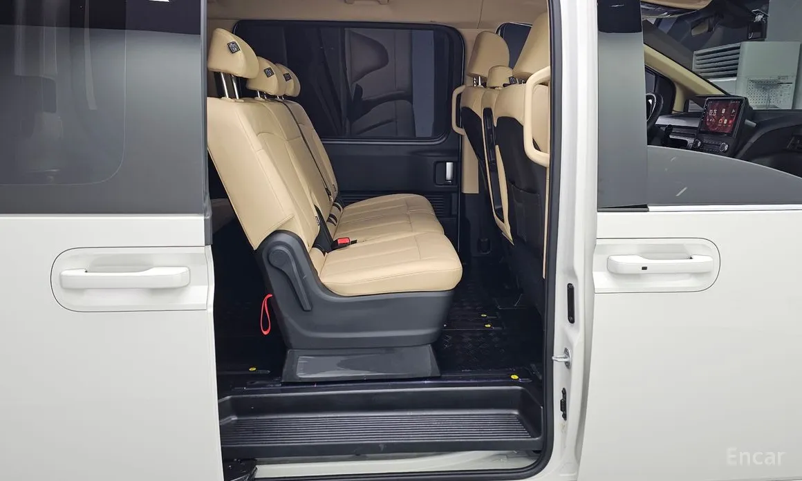 Фото 12 - Hyundai Staria