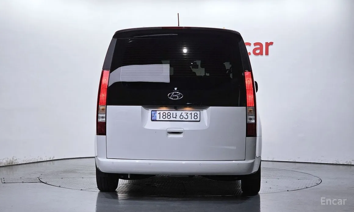 Фото 4 - Hyundai Staria