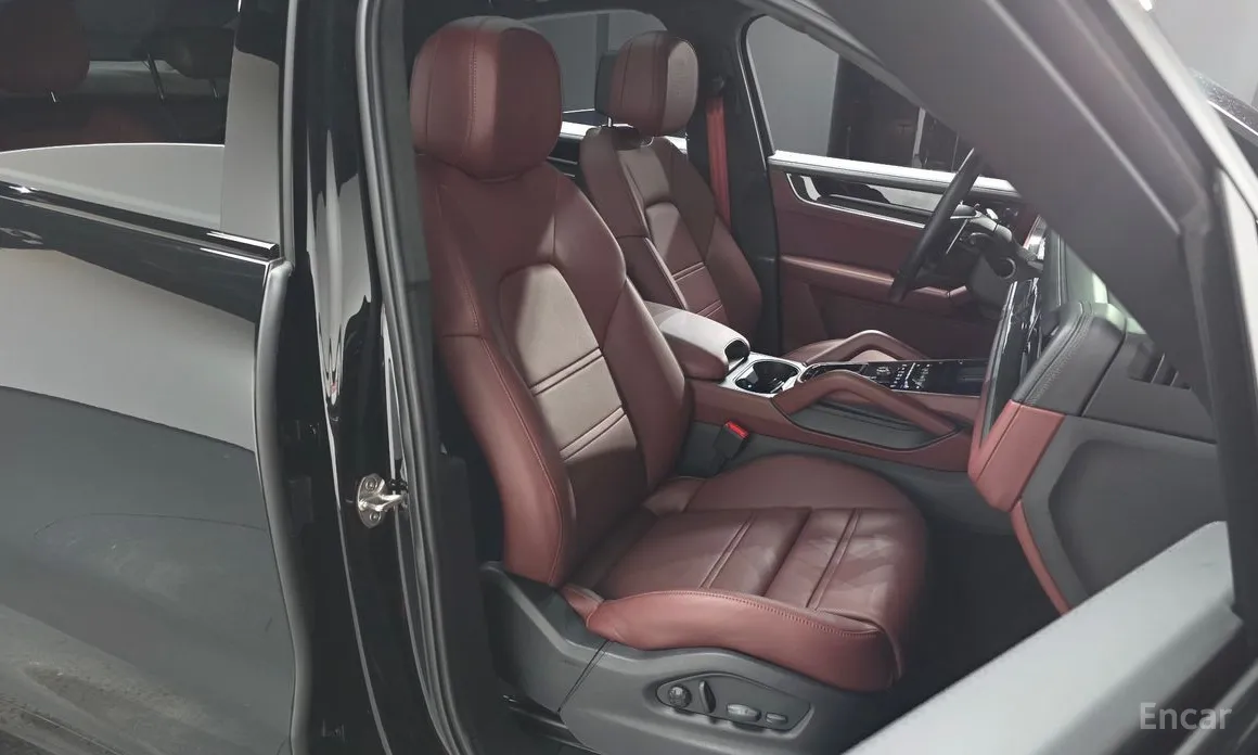 Фото 10 - Porsche Cayenne