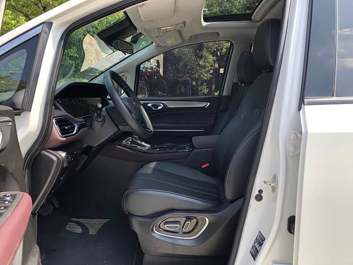 Фото 11 - GAC Trumpchi M6