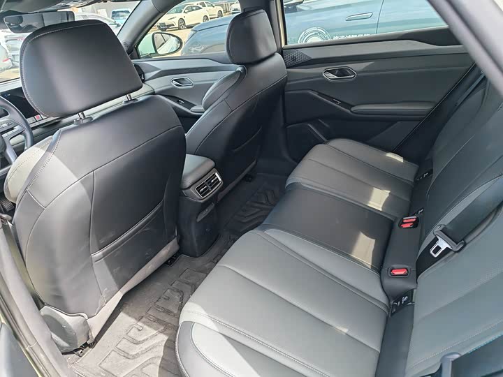 Фото 4 - BYD Qin L