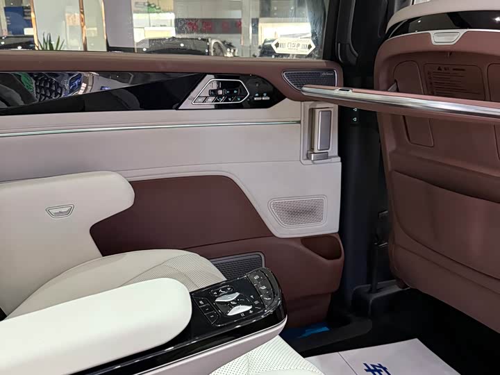 Фото 16 - BYD Xia