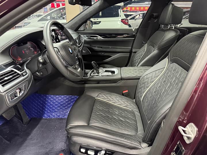 Фото 4 - BMW 7 Series