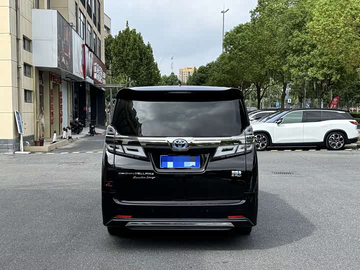 Фото 10 - Toyota Vellfire