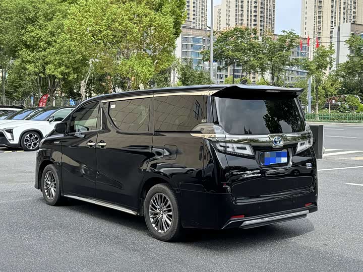 Фото 9 - Toyota Vellfire
