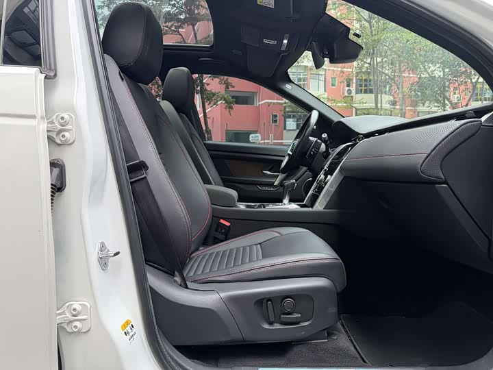 Фото 17 - Land Rover Discovery Sport Hybrid