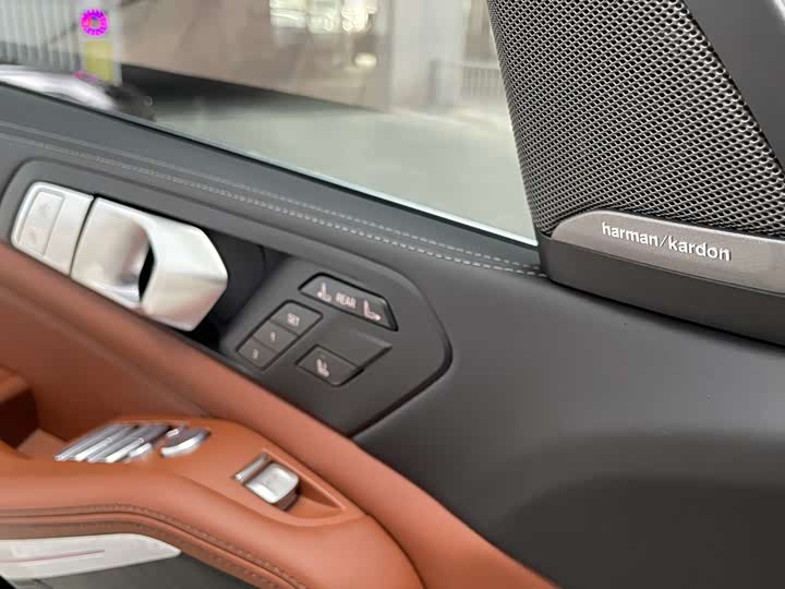 Фото 15 - BMW X7