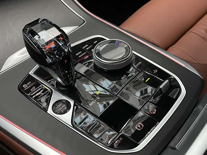 Фото 16 - BMW X7